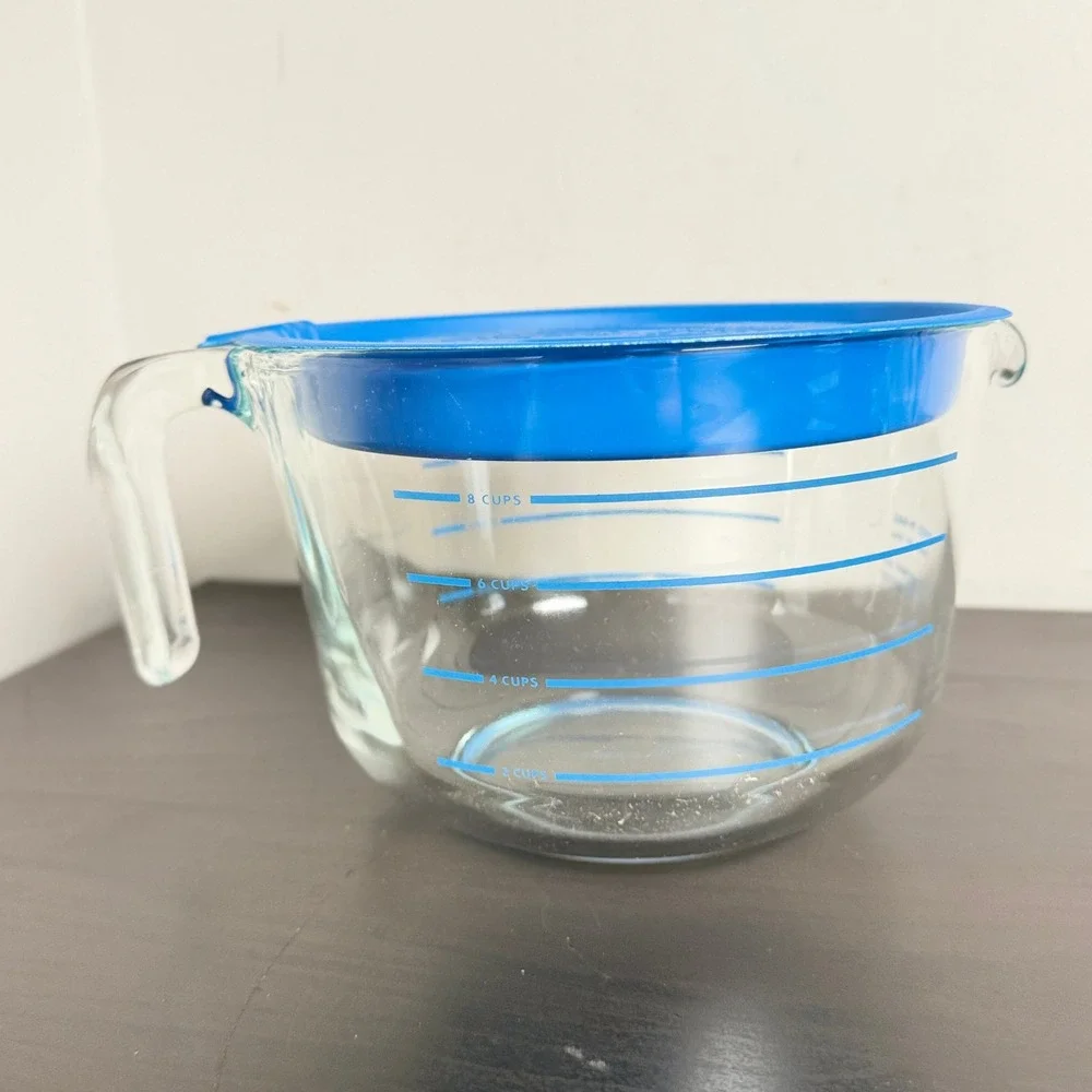 Vintage Pyrex Corning M-640 8 Cup Glass Measuring Batter Bowl with Blue Lid USA